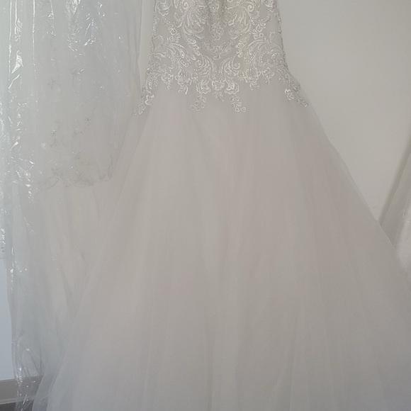 Sorrento & Midgley wedding dress - Picture 4 of 10